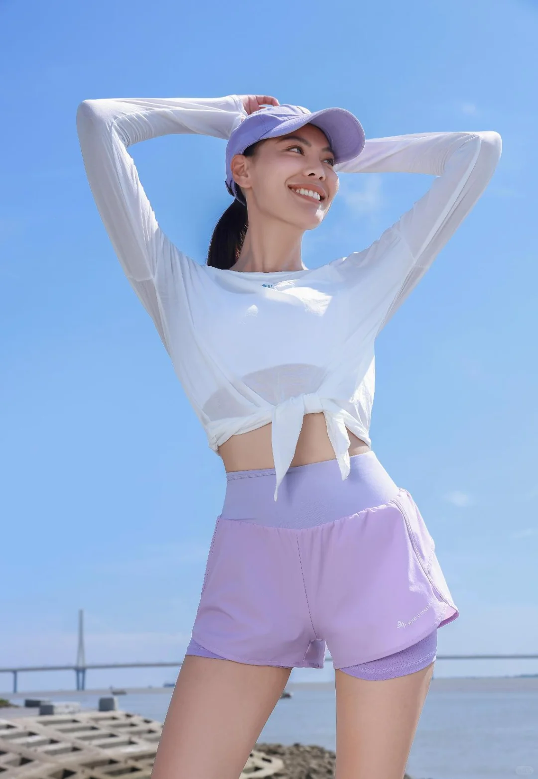 江边晨跑｜清爽天穿出小细腰✨