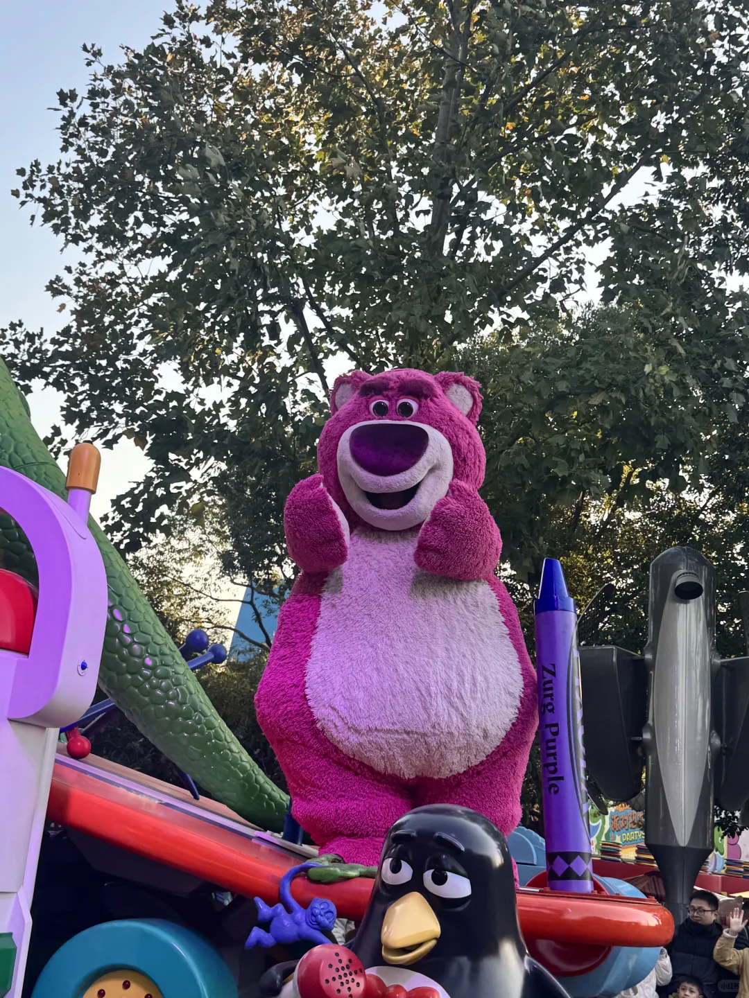 跟着BGM蹦跳，把快乐焊在迪士尼！