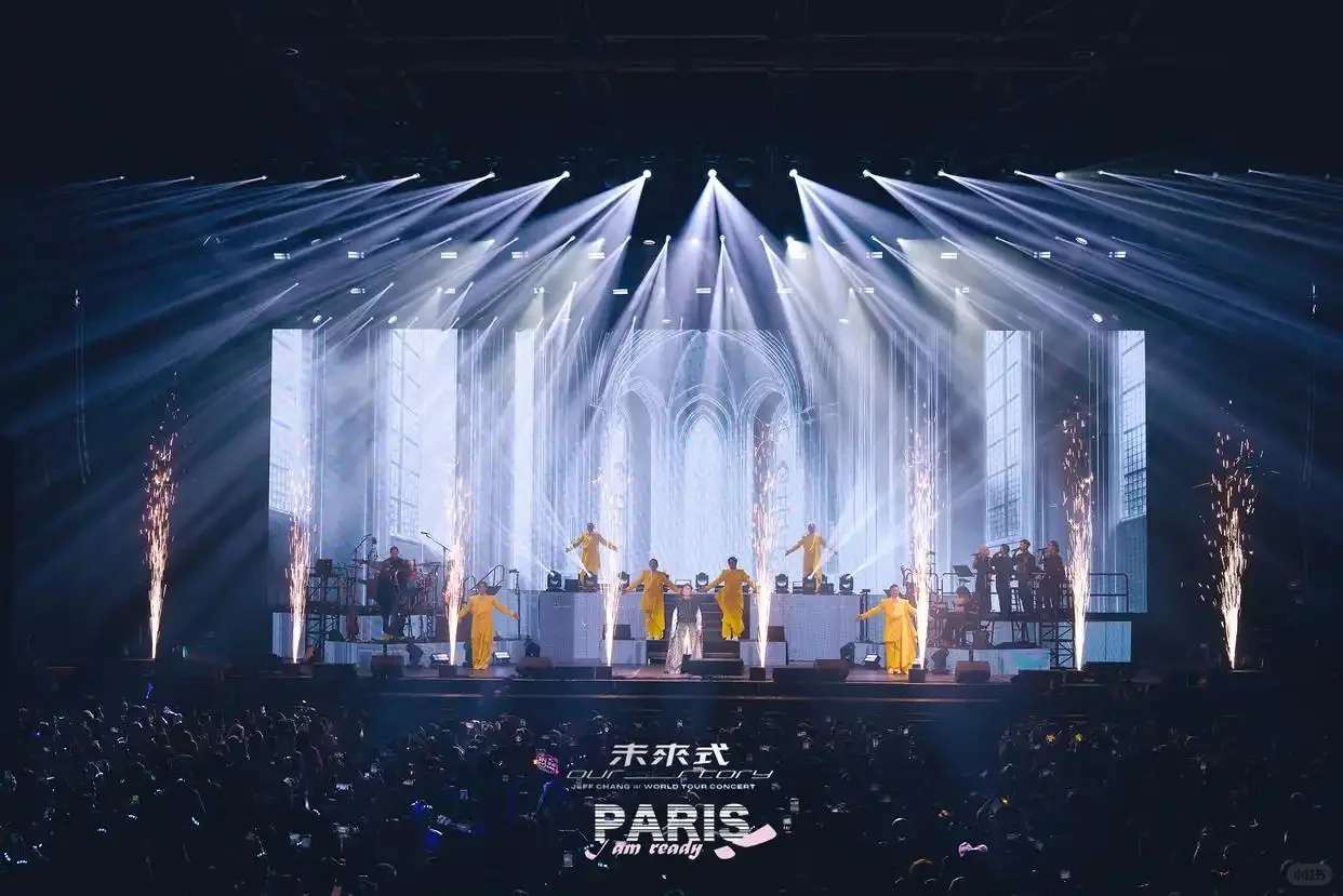 【官图】张信哲巴黎限定造型电翻歌迷