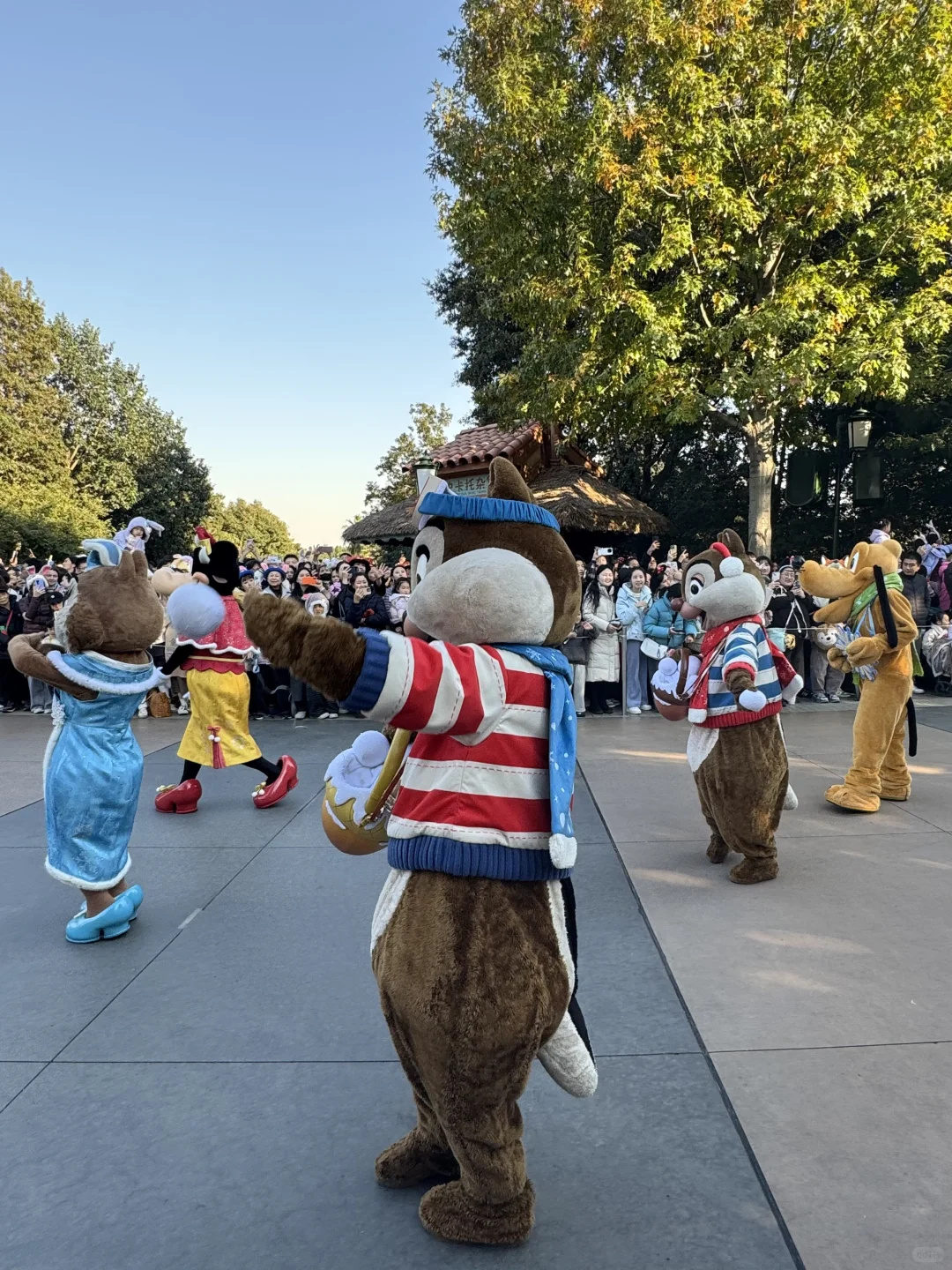 跟着BGM蹦跳，把快乐焊在迪士尼！