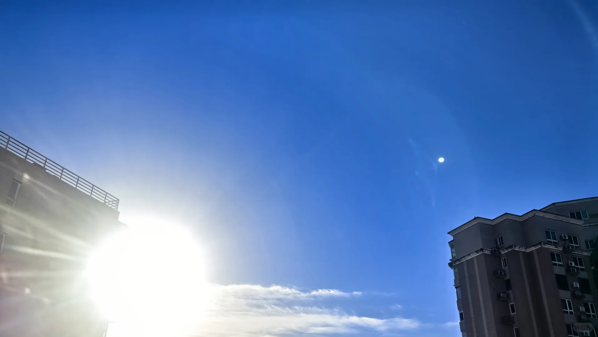 有云也有光的晴天，好美啊～