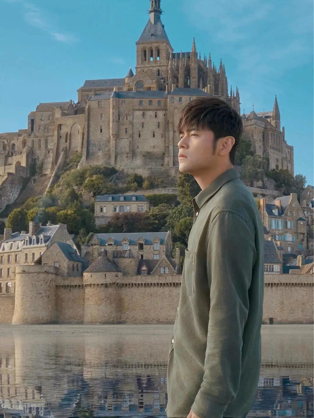 我喜欢晴天，但我更喜欢你