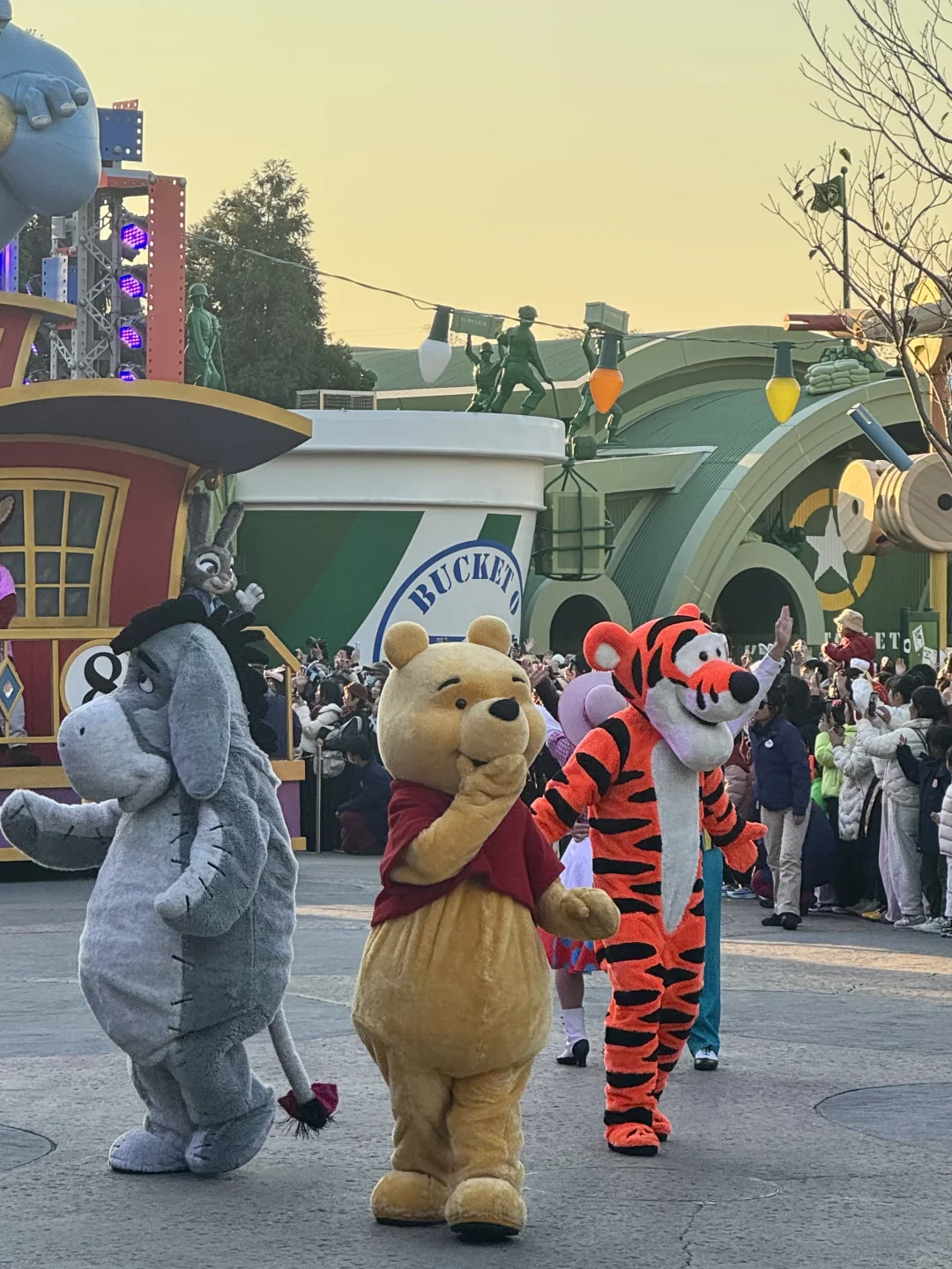 跟着BGM蹦跳，把快乐焊在迪士尼！