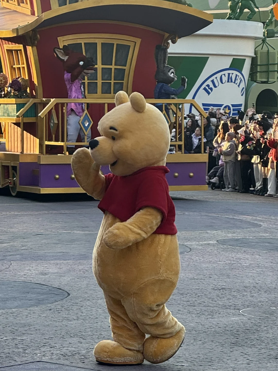 跟着BGM蹦跳，把快乐焊在迪士尼！