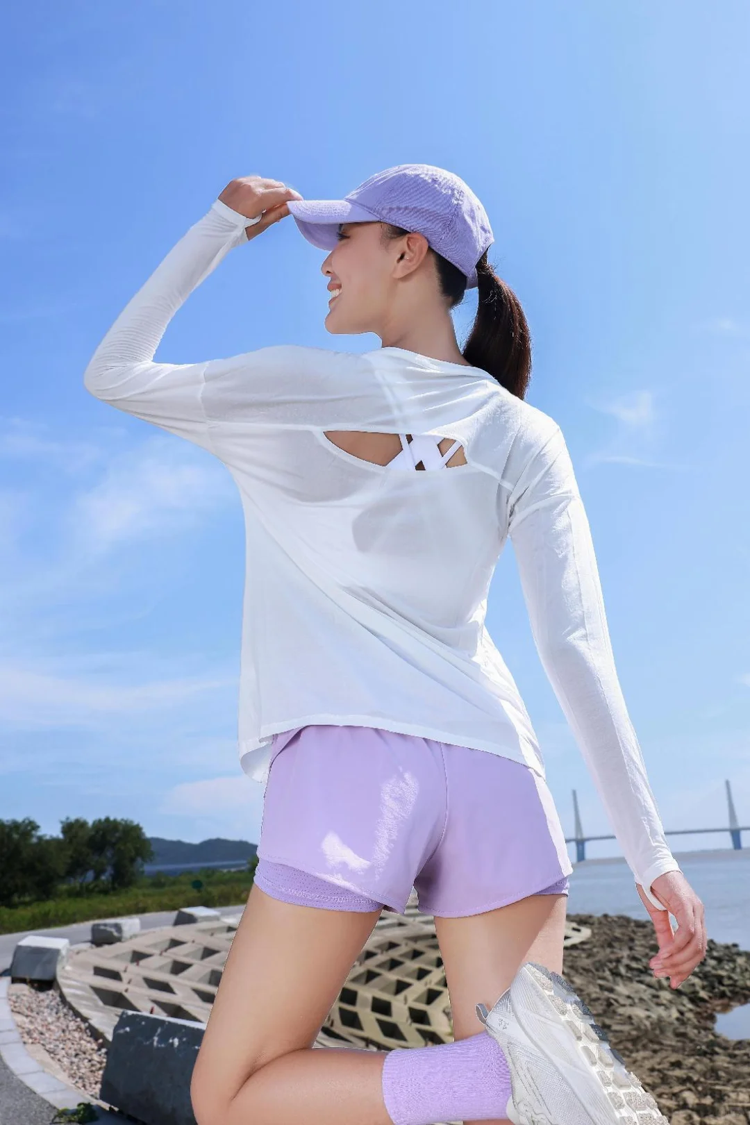 江边晨跑｜清爽天穿出小细腰✨