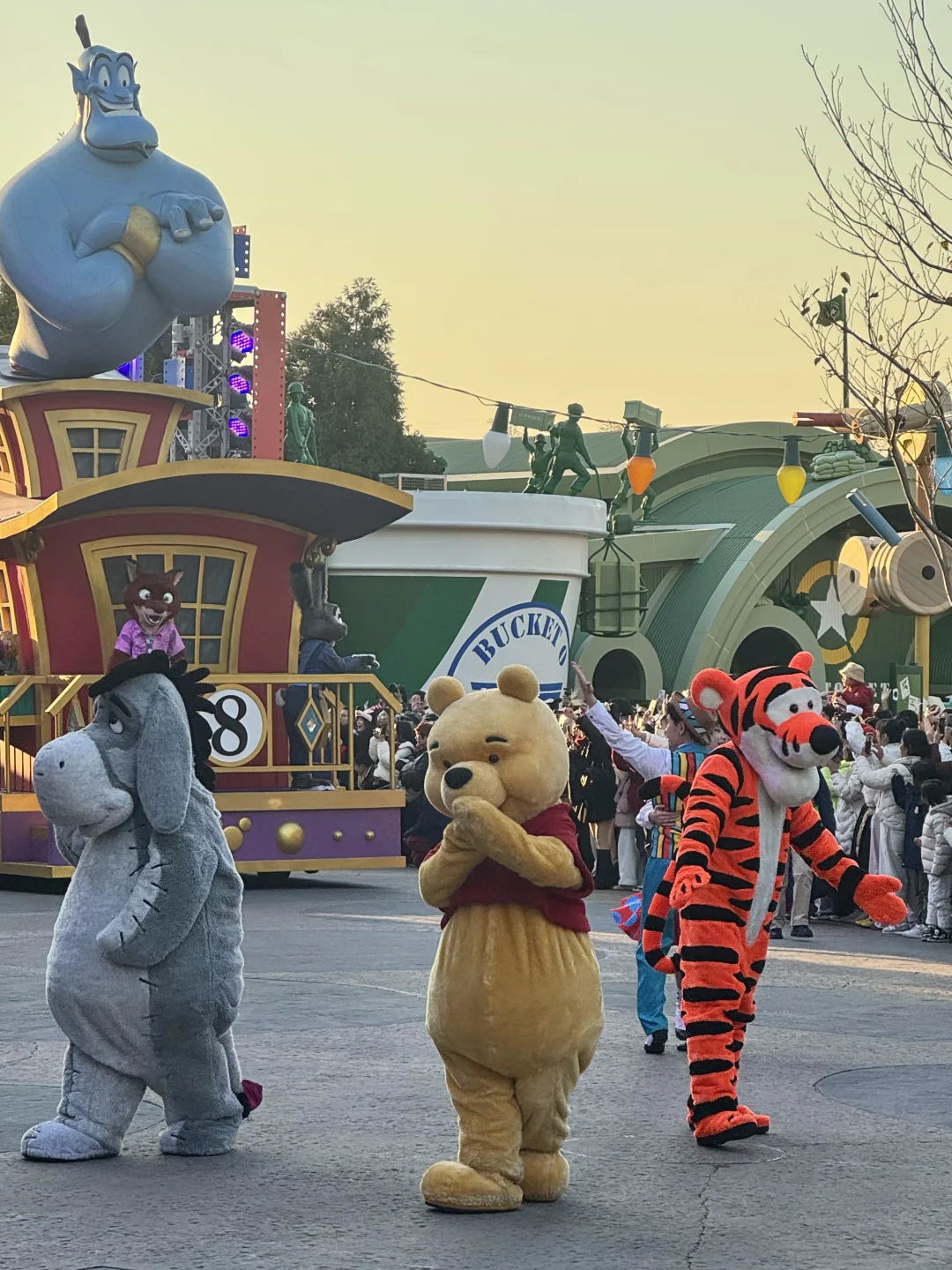 跟着BGM蹦跳，把快乐焊在迪士尼！