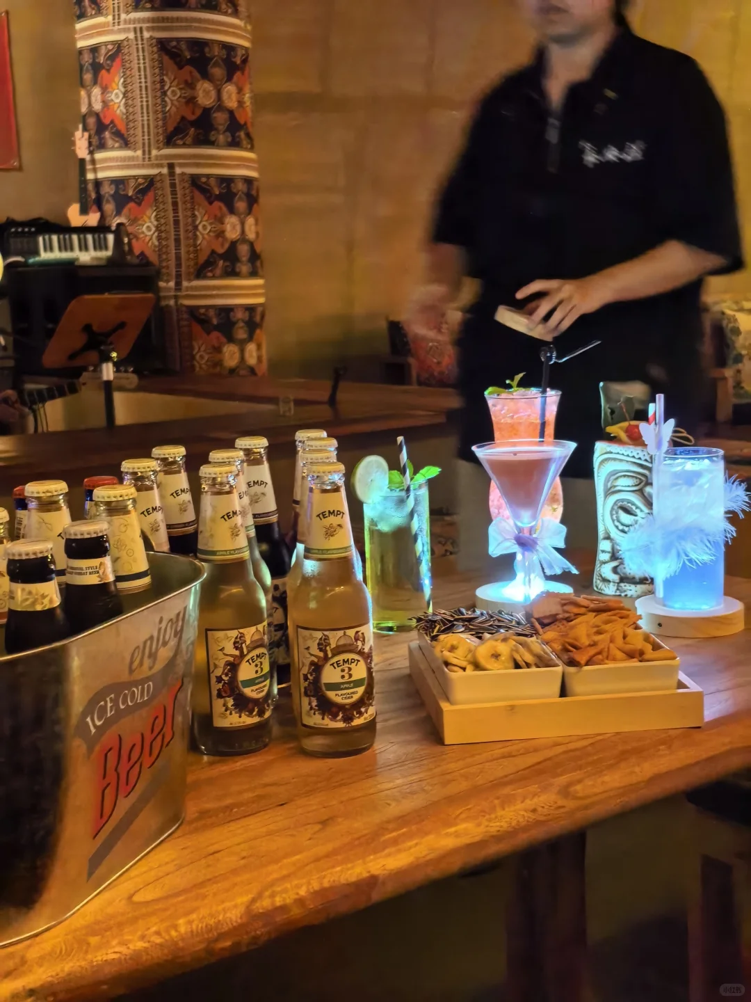 万圣节不蹦迪？来西安这家民谣酒馆慢享夜晚