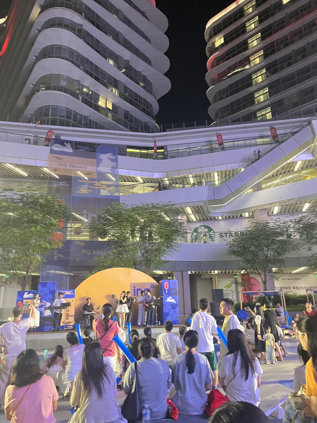 还唱的不错，都是80后经典歌曲！