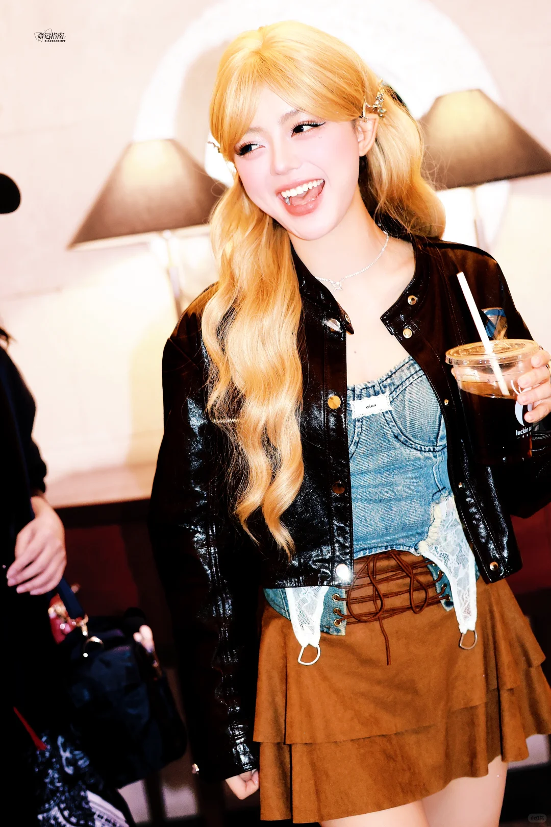 现在音乐节是要艺人自己开车吗