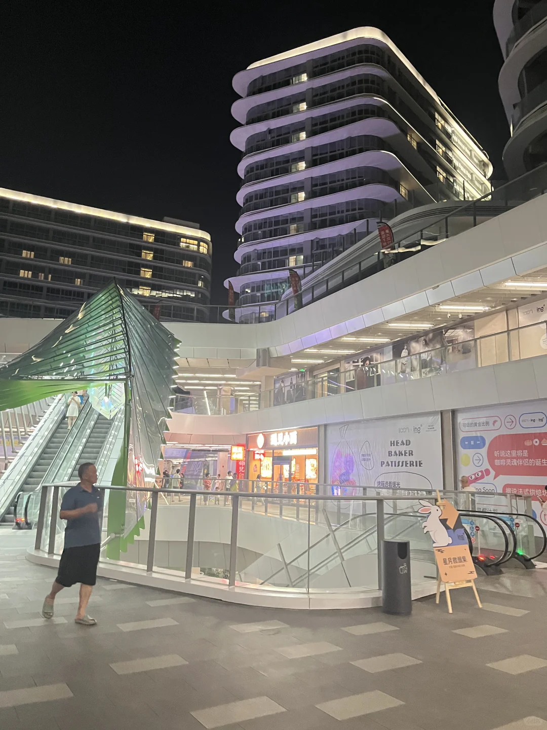 还唱的不错，都是80后经典歌曲！