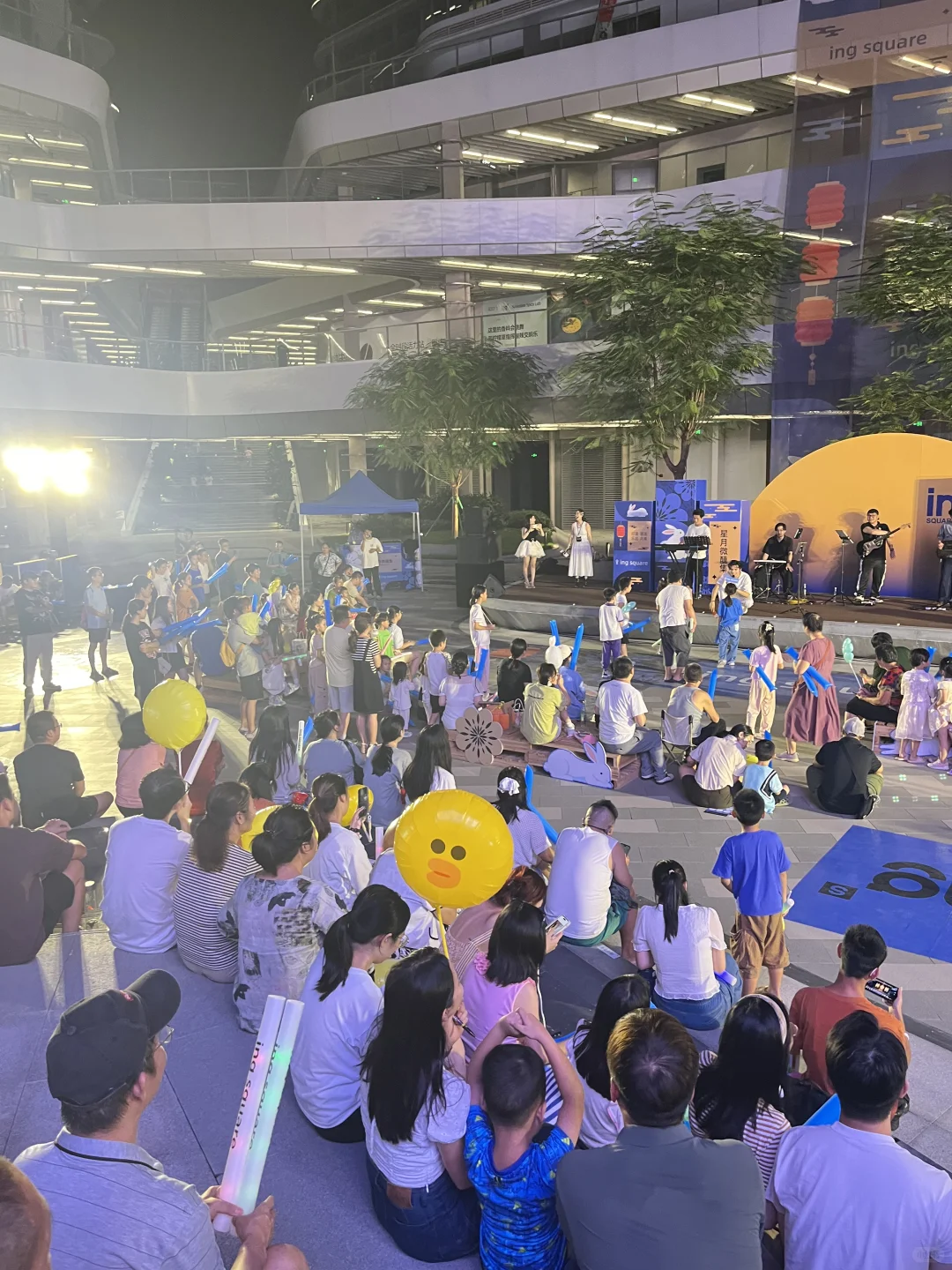 还唱的不错，都是80后经典歌曲！