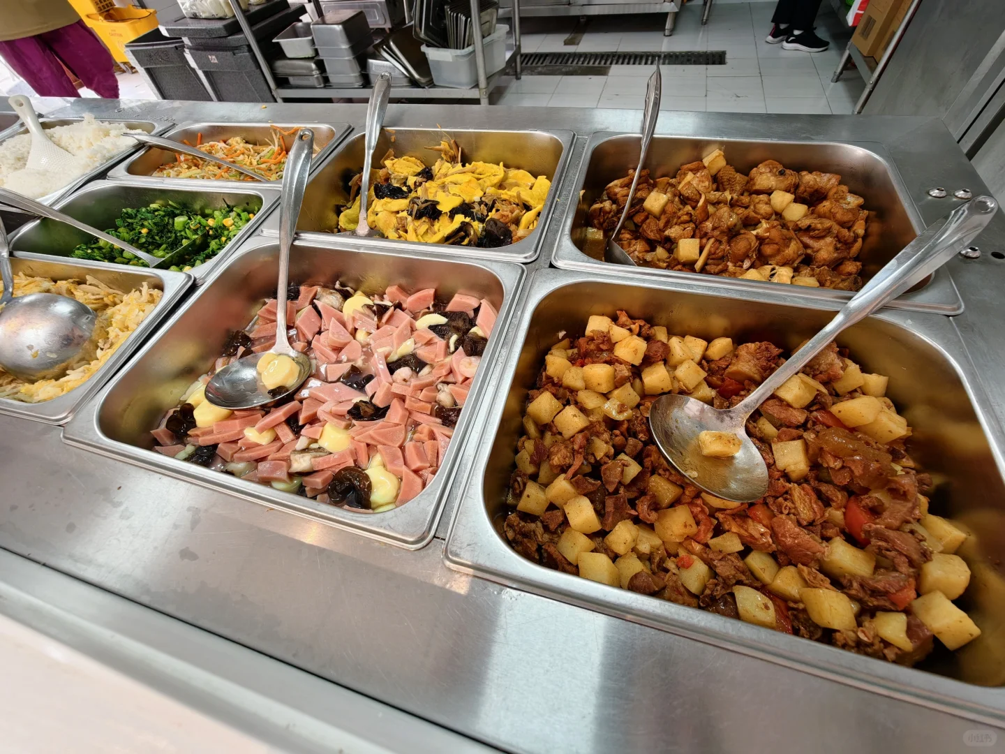探店 | 穿越回80年代!这家养老食堂太会了