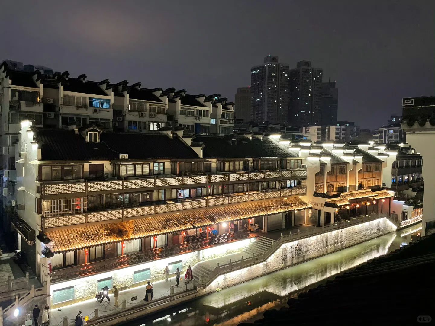 突然袭来的深夜伤感