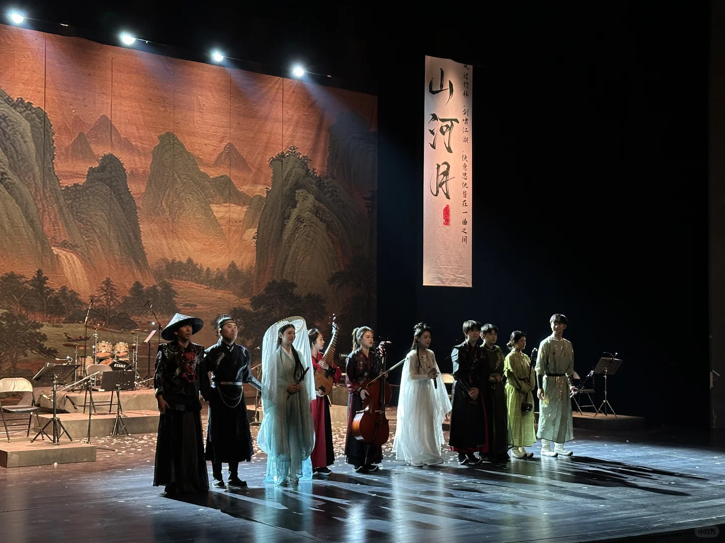 刀光剑影，共抒英雄情怀🏹