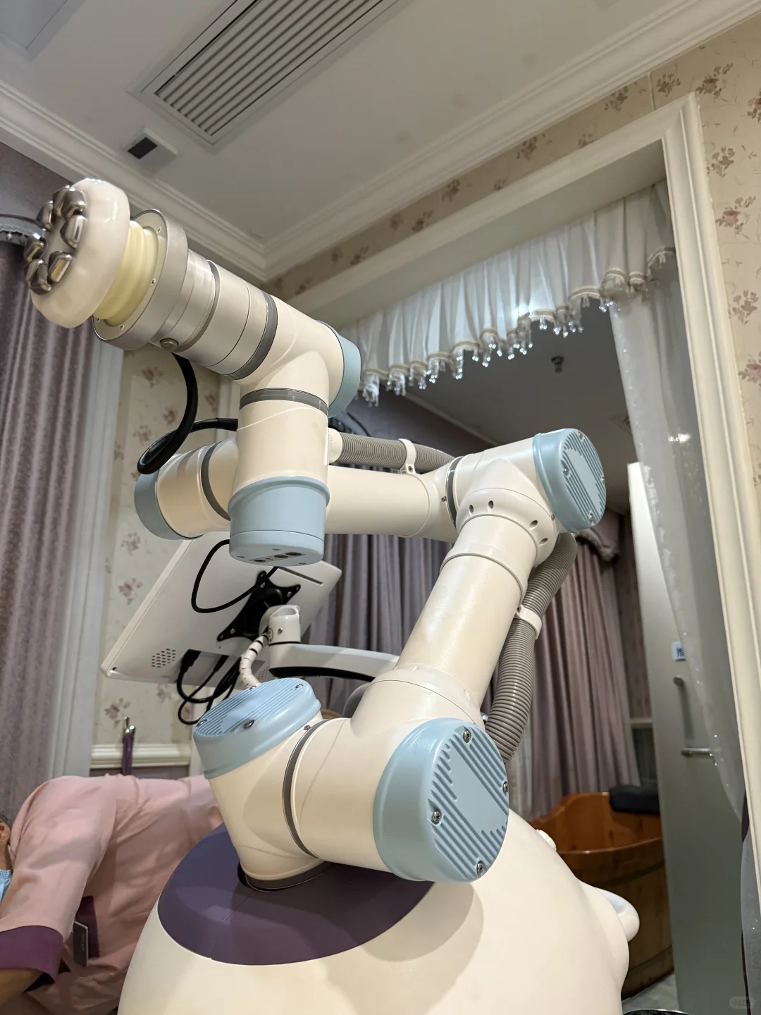 机器人按摩粉丝歌友会嗨吧探店