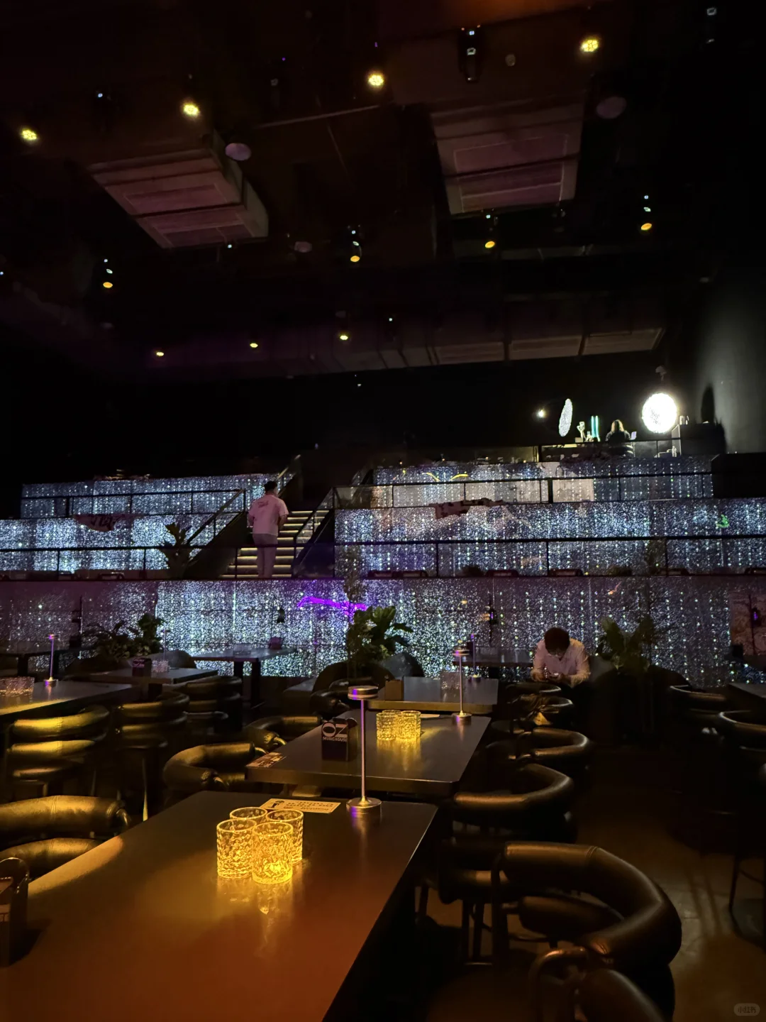 机器人按摩粉丝歌友会嗨吧探店