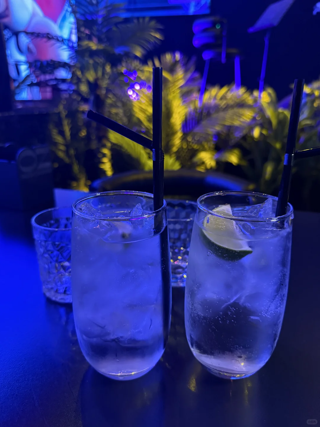 机器人按摩粉丝歌友会嗨吧探店