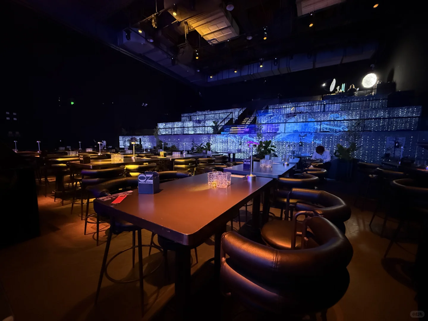 机器人按摩粉丝歌友会嗨吧探店