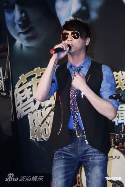 蘑菇团首唱会演绎黑色柳丁陶喆助阵送鸡汤