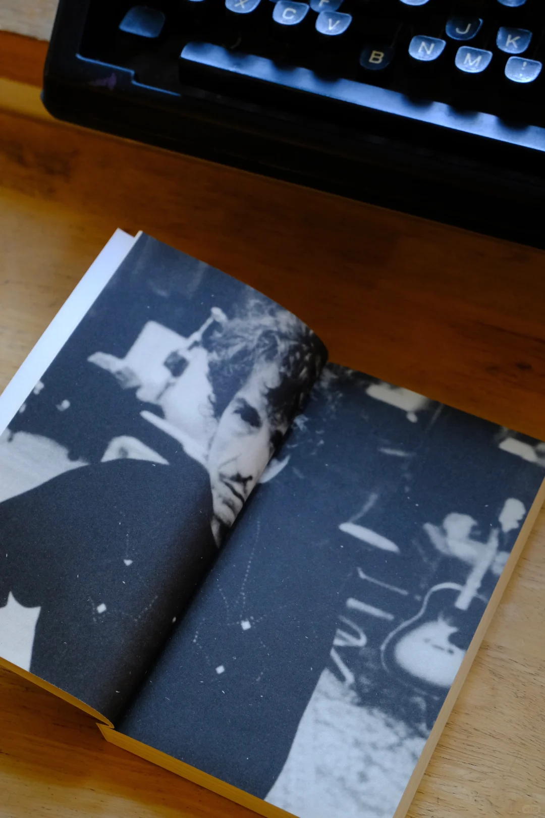 一位歌手缘何获得诺贝尔文学奖？