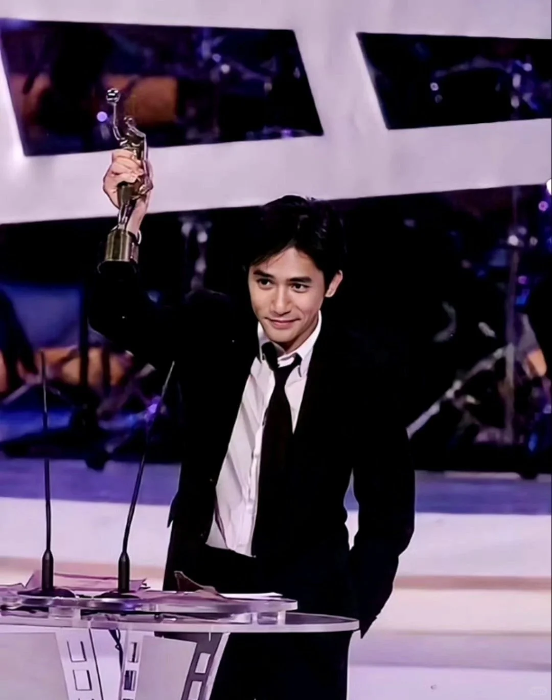 梁朝伟自曝时隔36年重返电视剧演连环杀手！