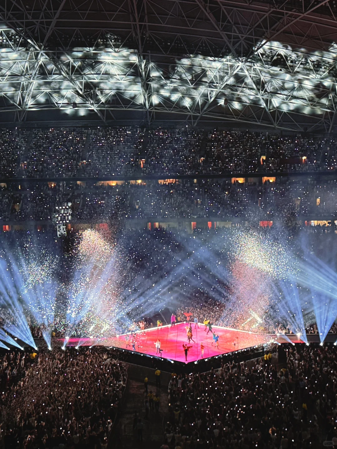 巡演中間😎我也去追了一場演唱會