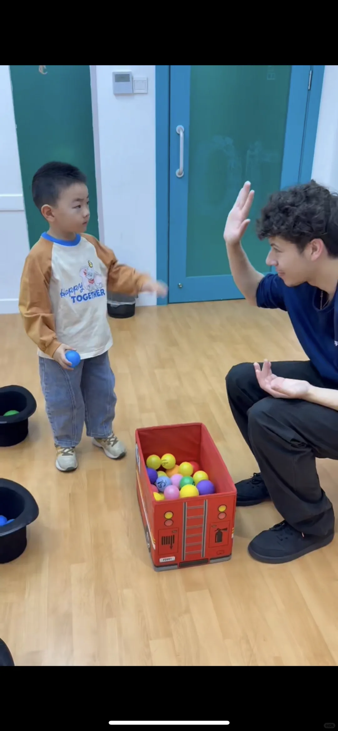 孩子开始主动唱英文歌曲