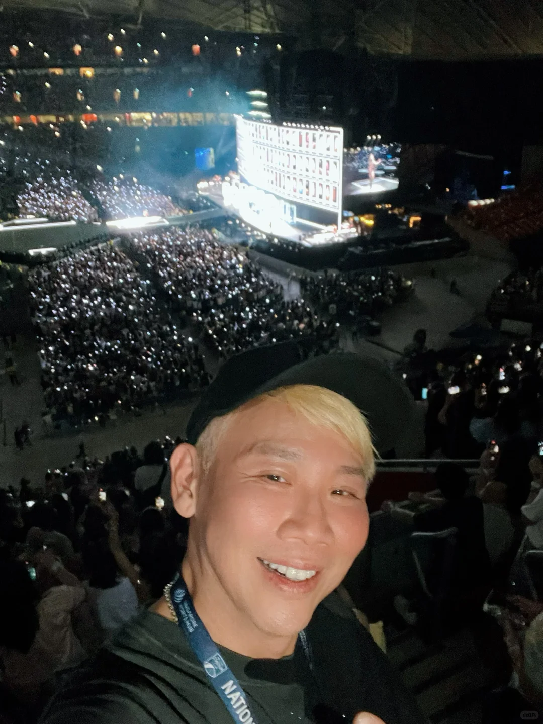 巡演中間😎我也去追了一場演唱會