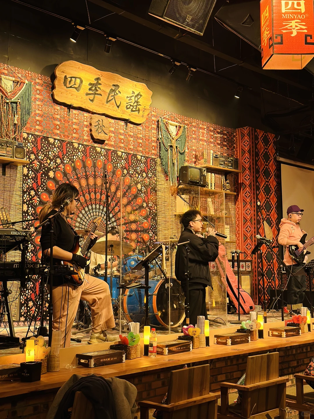 当民谣遇见LiveHouse，耳朵先醉了一步～