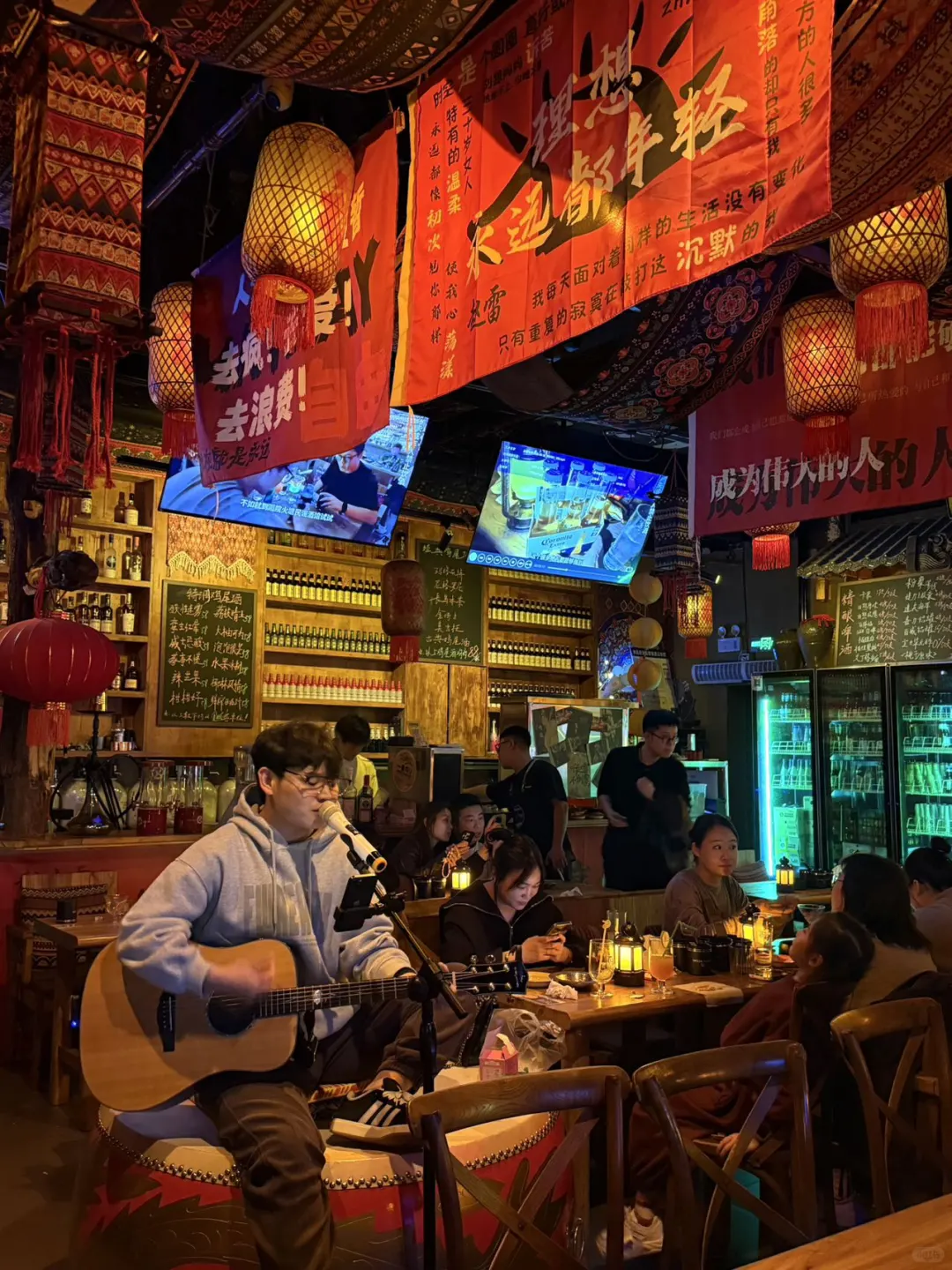 不在丽江！！宁波也有！火塘民谣bar