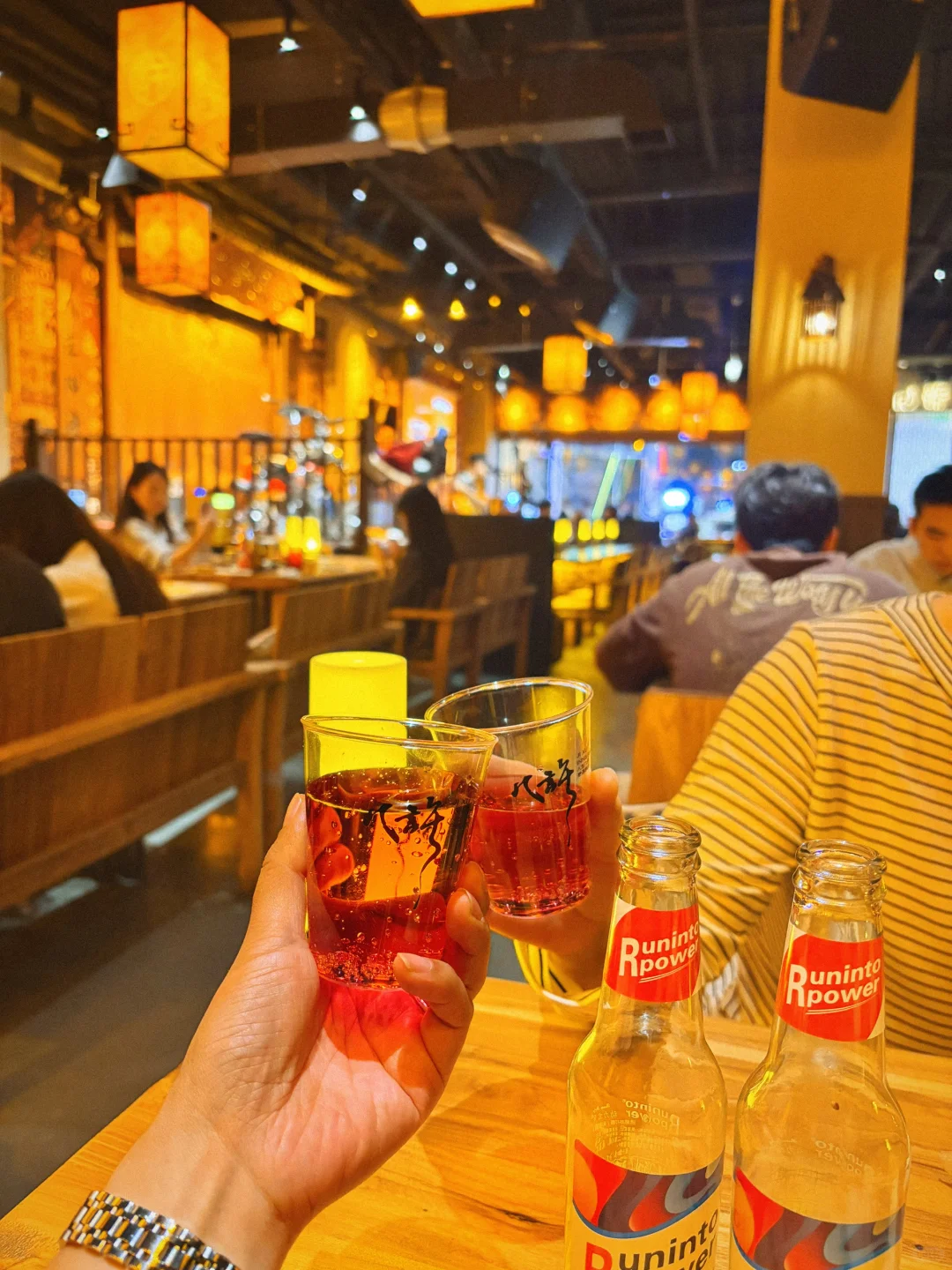 听了一晚上的民谣