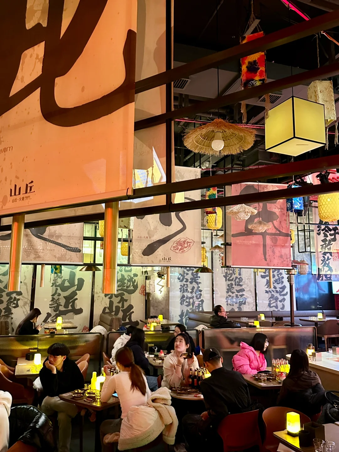 每天8:30一场民谣演唱会！打工人的心灵归宿