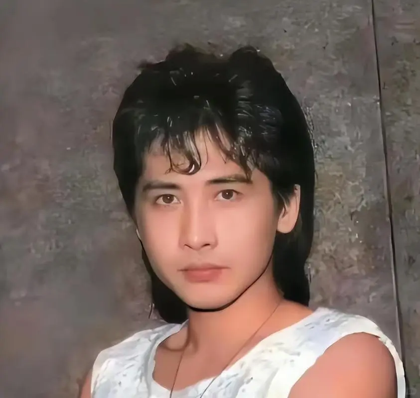 齐秦:华语乐坛的浪子歌者,歌声里藏着旷野