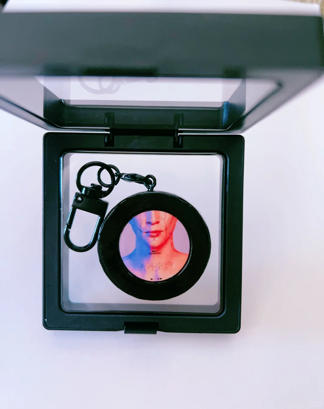 贴一贴就能播放薛之谦的歌曲啦