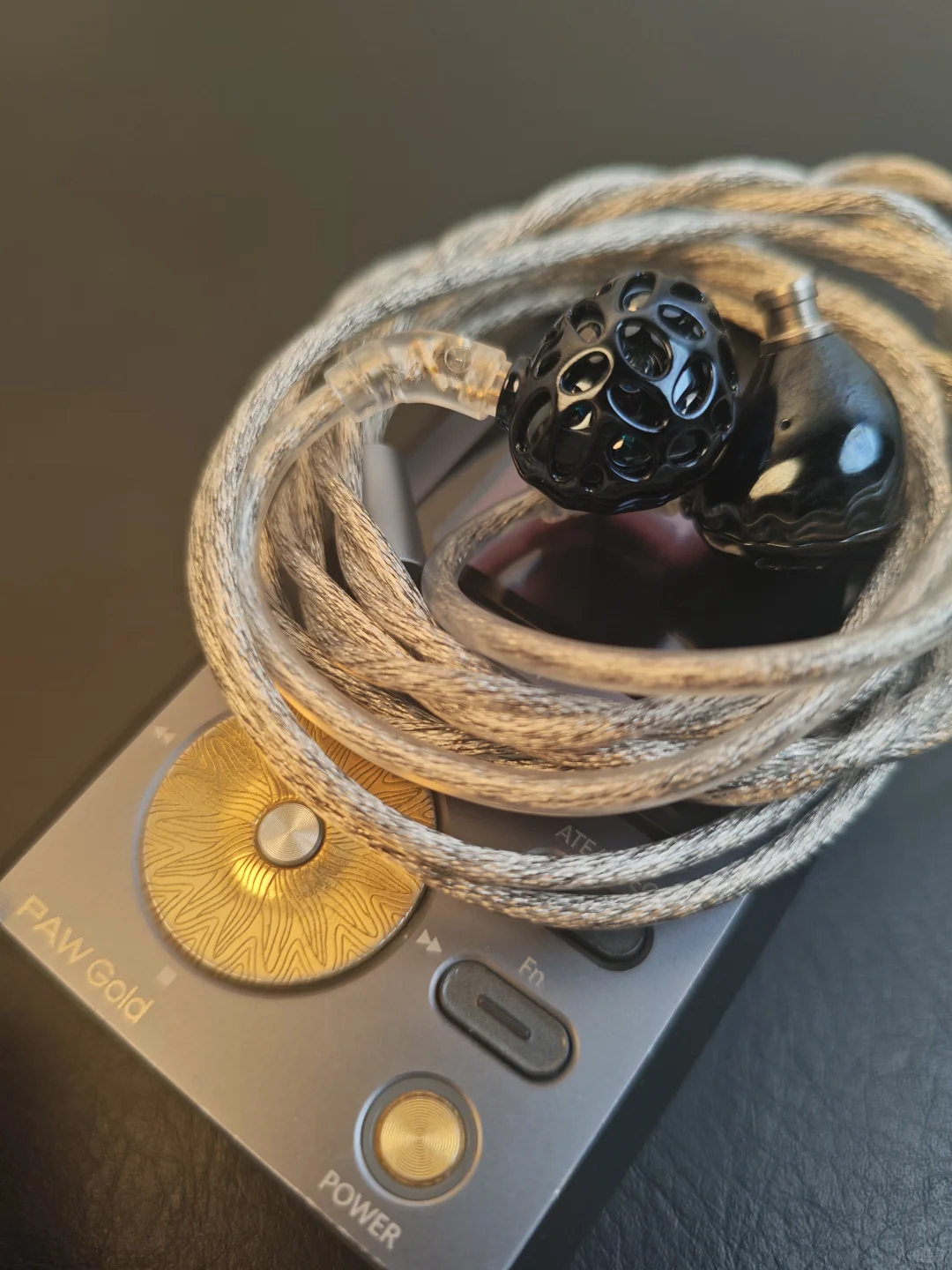 听了十年老歌，今天才听懂了前奏里的海浪声