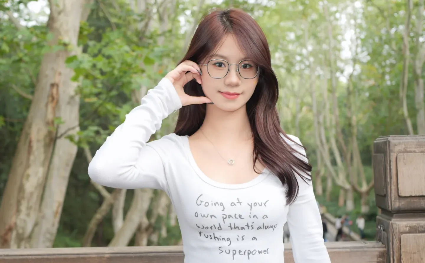 到底该配首什么歌曲呢