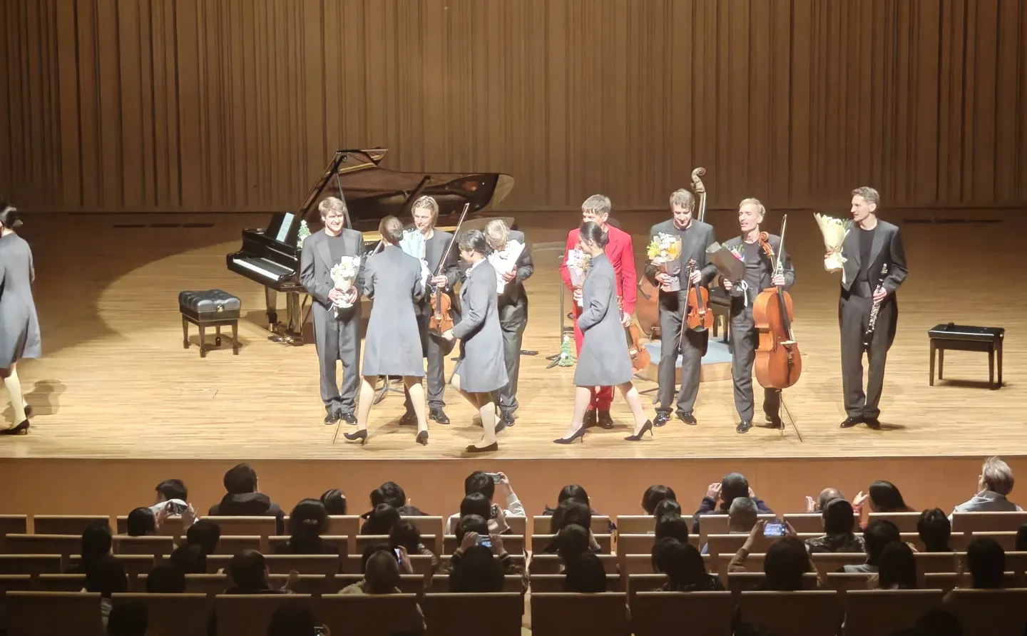 视听盛宴！接入音乐的世界！