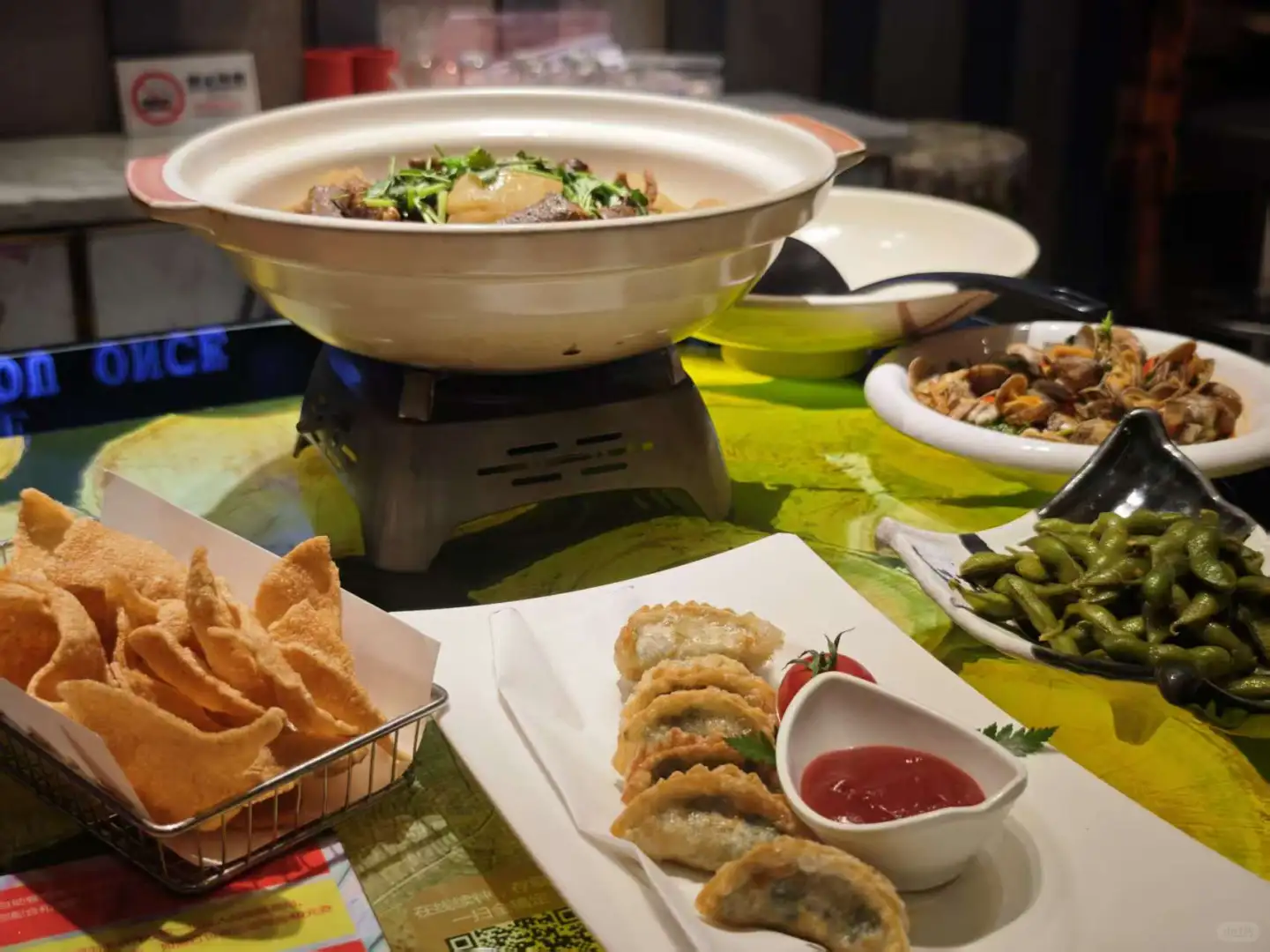 深圳罗湖口岸KTV｜冬天边吃牛杂煲边唱歌🎤