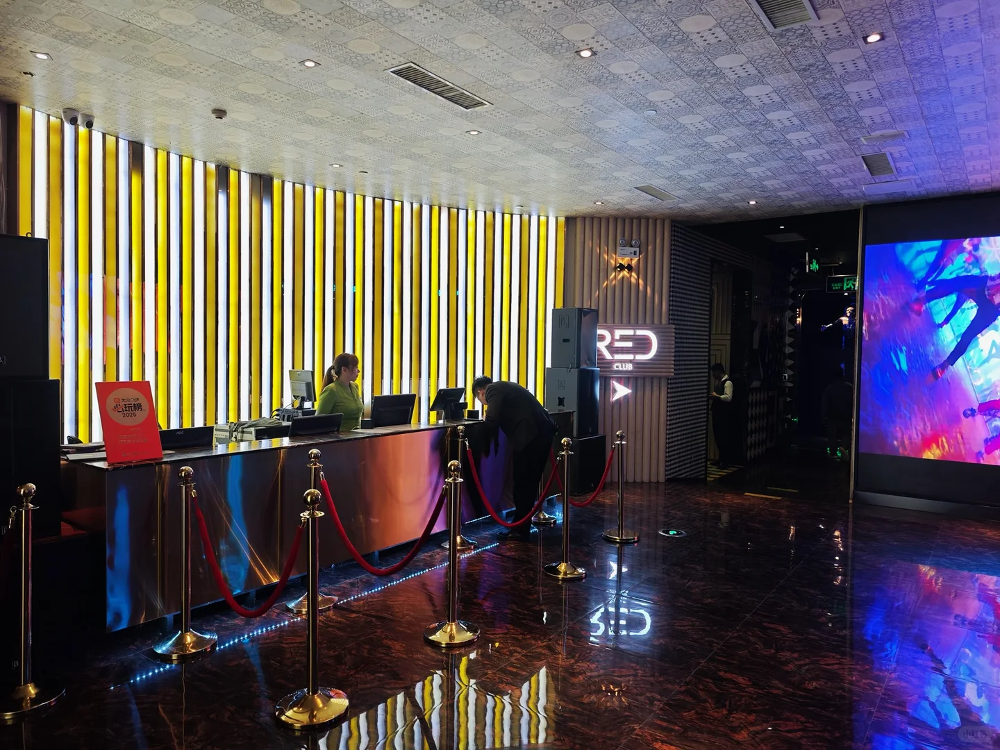 深圳罗湖口岸KTV｜冬天边吃牛杂煲边唱歌🎤