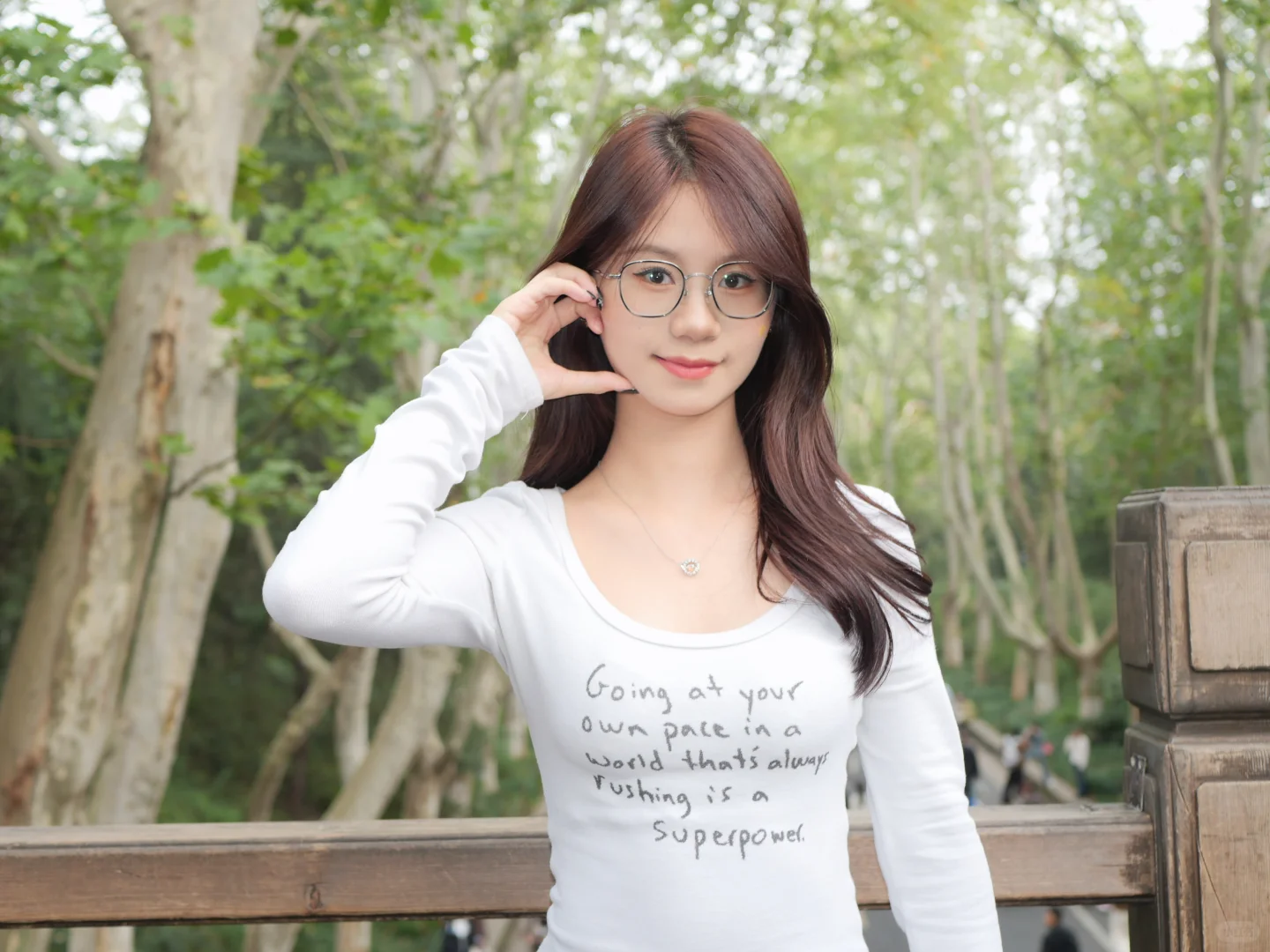 到底该配首什么歌曲呢