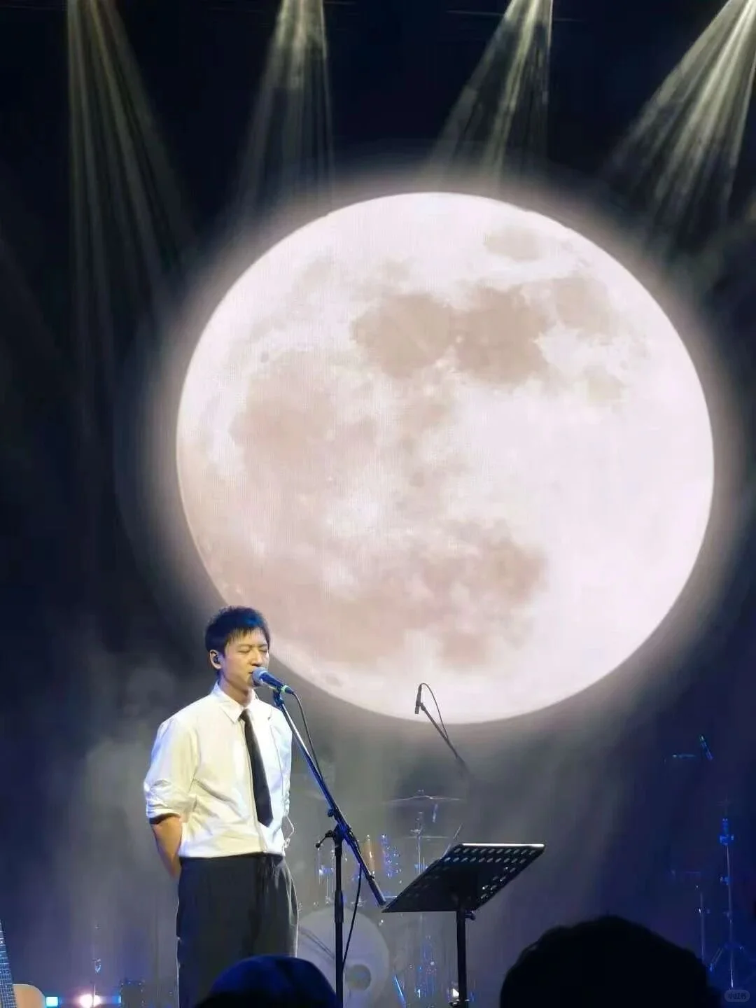 金曲唤醒回忆，唱响冬日怀旧之夜🎤