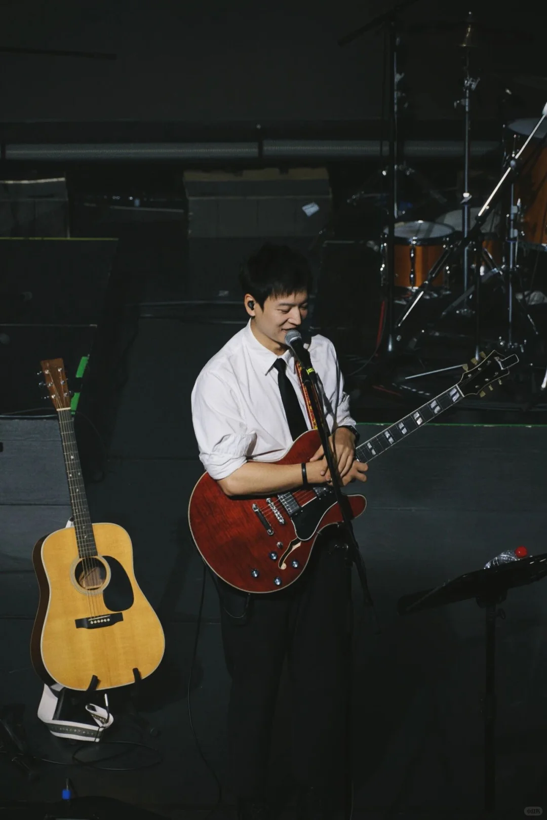 金曲唤醒回忆，唱响冬日怀旧之夜🎤