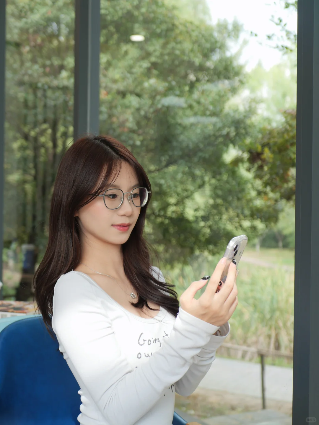 到底该配首什么歌曲呢