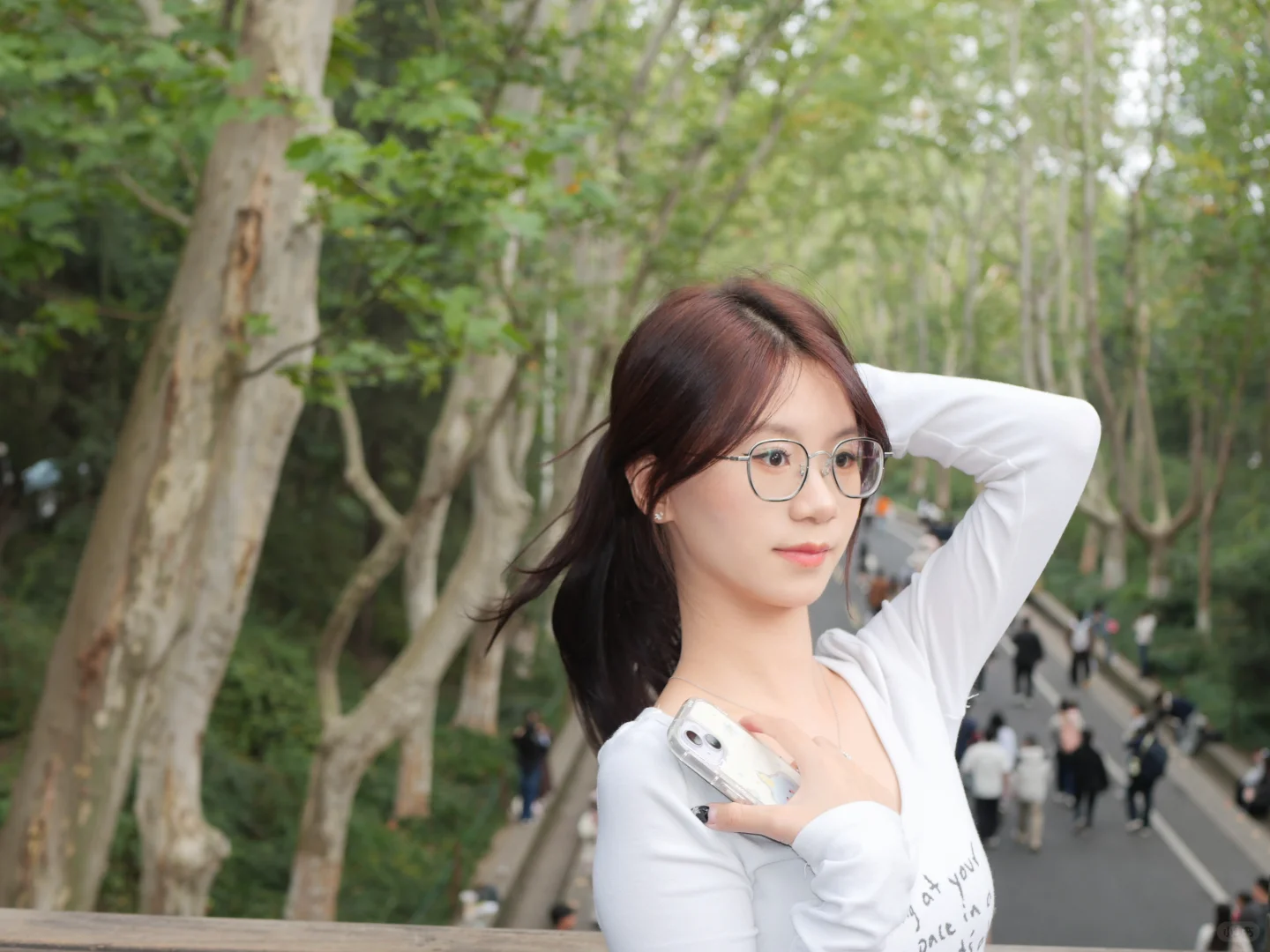 到底该配首什么歌曲呢