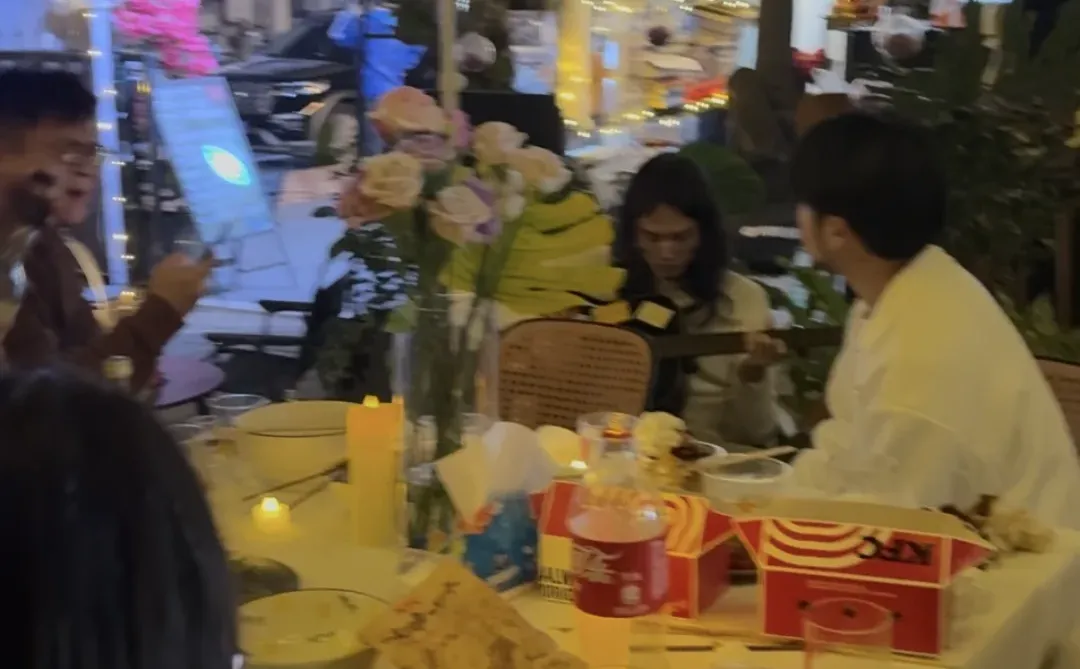 厦门盖茨比酒馆-民谣围唱夜