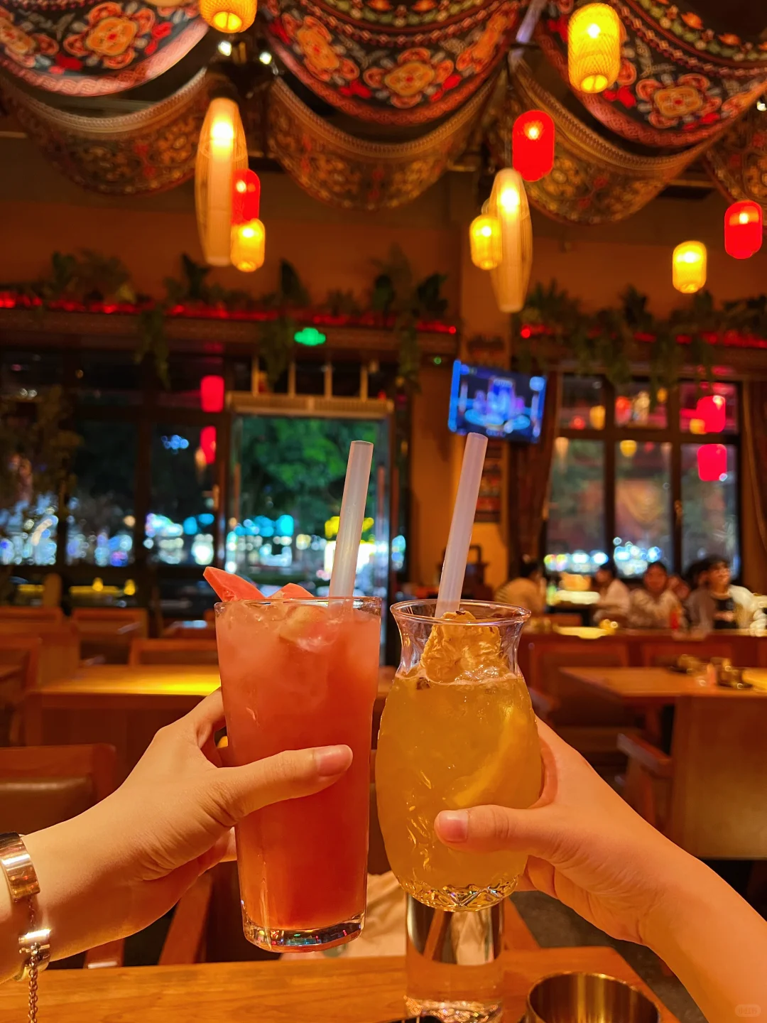 江门新开的民谣小酒馆👉🏻氛围感up ！！！