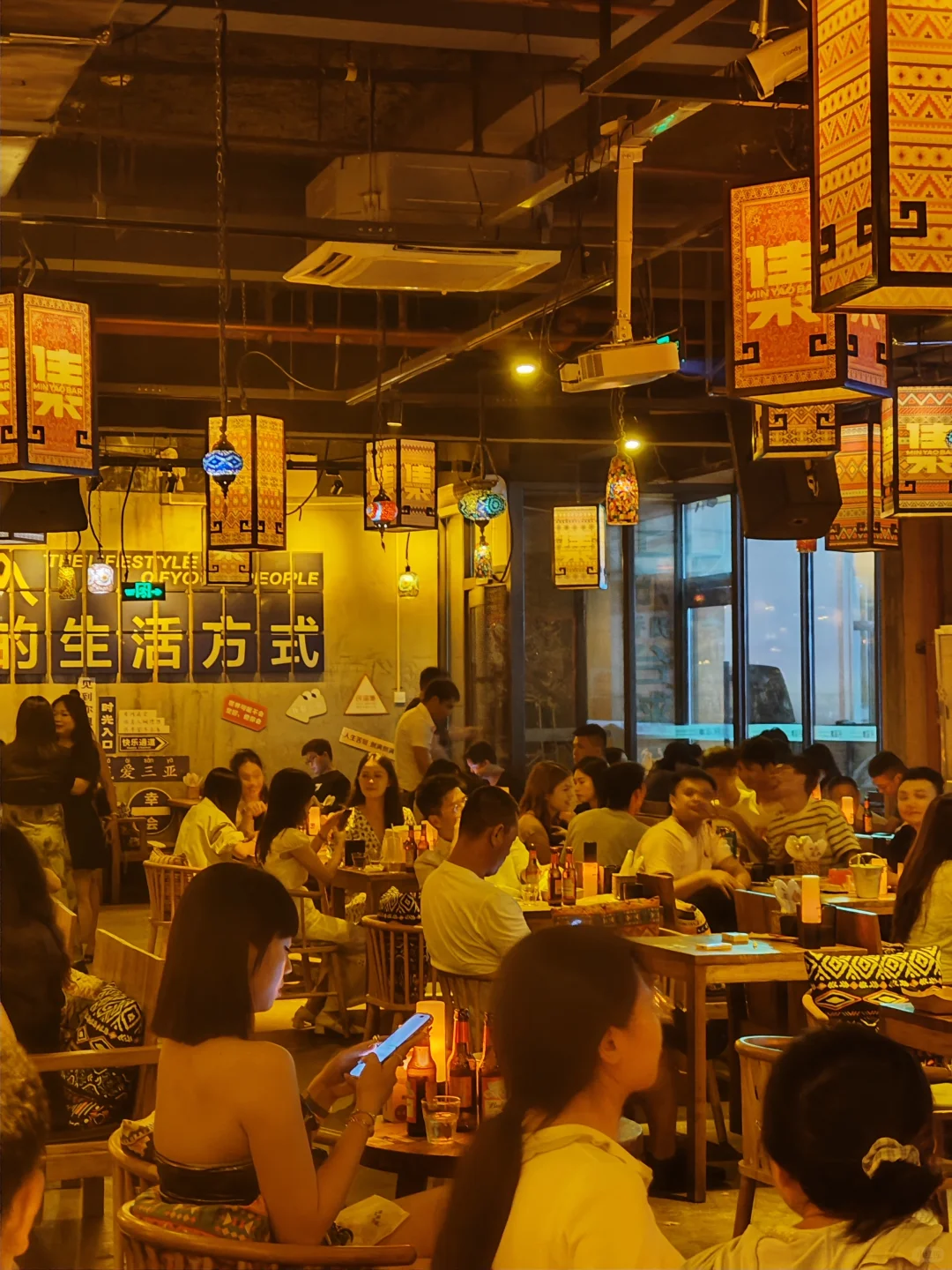 深夜民谣集🥃总有一杯微醺在静候你