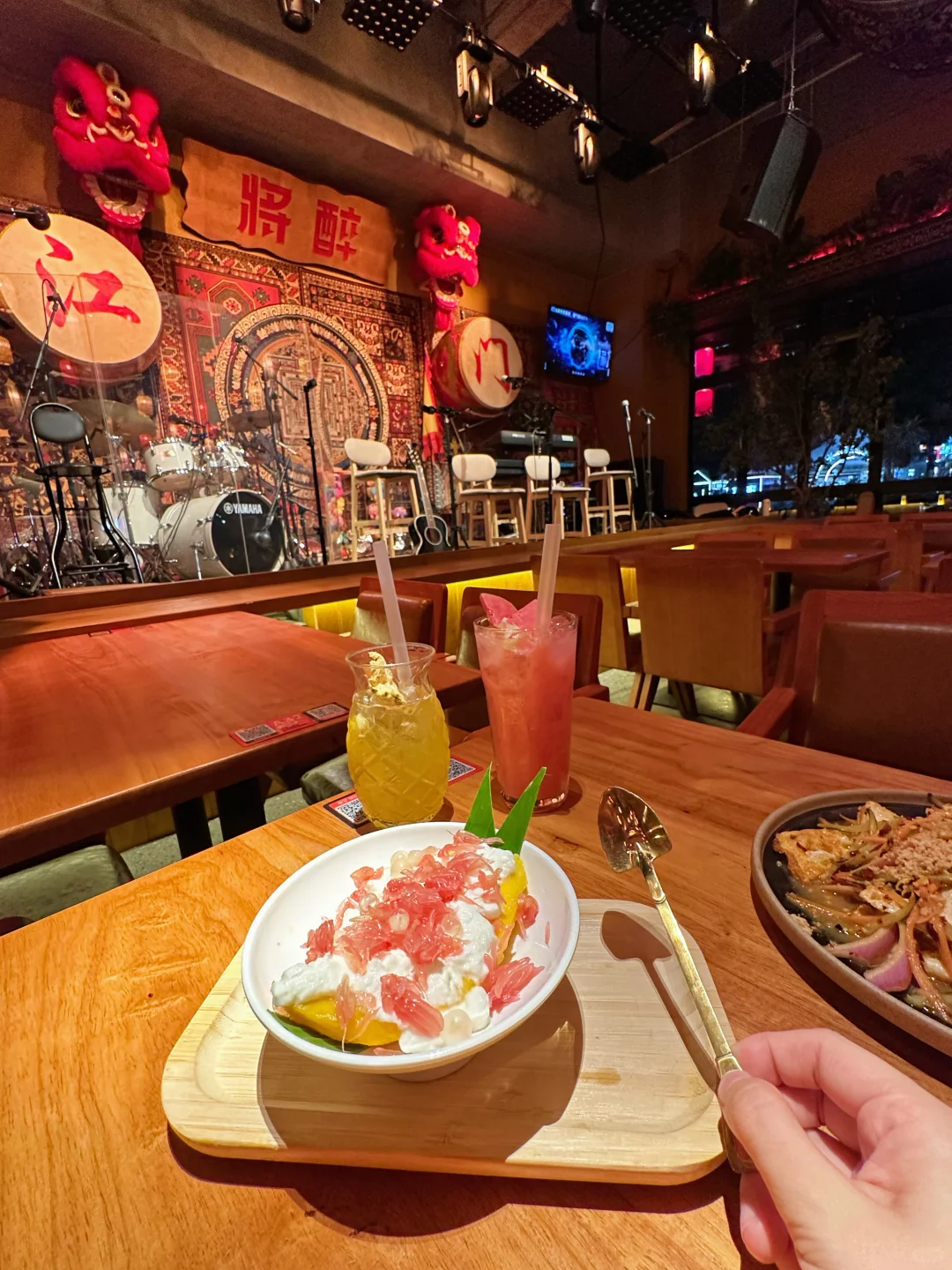 江门新开的民谣小酒馆👉🏻氛围感up ！！！