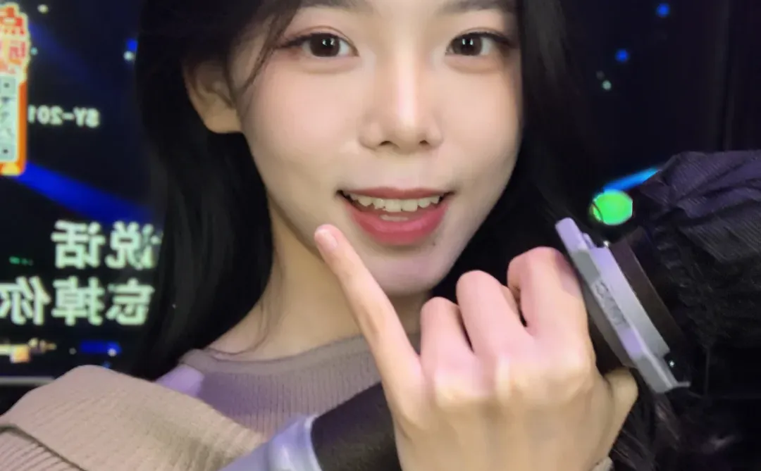 大学生期末周下午没课在KTV🎙️怒唱5小时