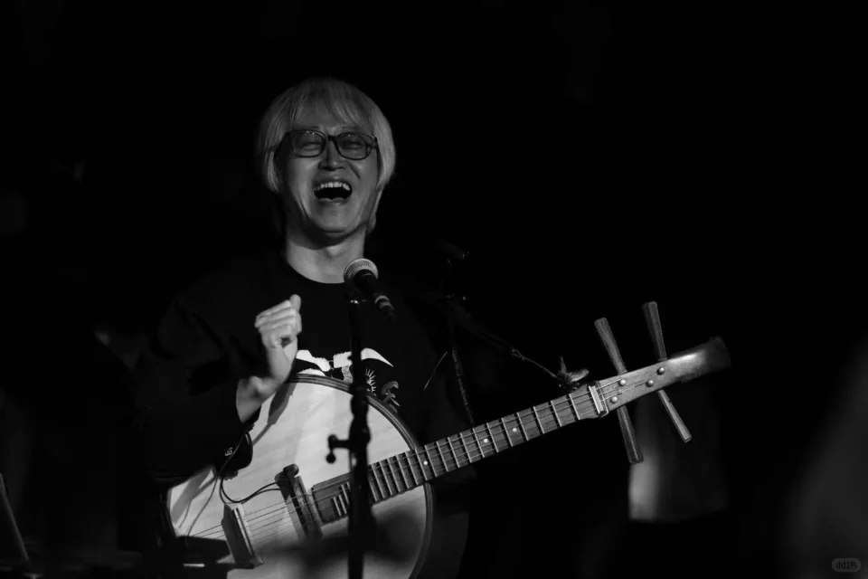 疯医美好药店，后朋与民谣的夜